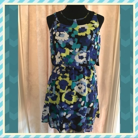 “Star Struck” NWT DARLING DRESS 🦋🦋 - Picture 2 of 8